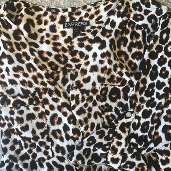 Express button front leopard blouse - Picture 2 of 8